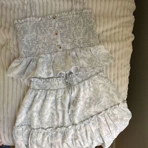 Paper Crane Light Blue and White Floral Set